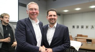 Andreas Hüffmann landet klaren Sieg und bleibt Bürgermeister in Hiddenhausen