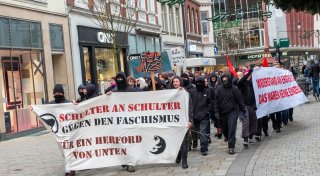 „Wir lassen uns nicht einschüchtern“: Hunderte demonstrieren gegen rechte Gewalt in Herford