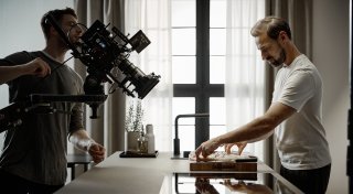 Filmstudio für die Prominenz, Betrüger ausgetrickst und Altersarmut