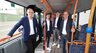 Mehr Fahrgäste in Bielefeld und Mobiel fährt voll auf Wasserstoff ab