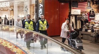 Weihnachtsgeschäft zieht Kriminelle an: Auf Streife im Bielefelder Loom