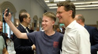Ministerpräsident Wüst zu Gast in Luxushotel im Kreis Gütersloh: Deutliche Kritik an AfD