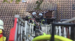 Dramatischer Brand in Löhne: Dachgeschosswohnung steht in Flammen