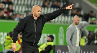 «Ich bin positiv»: Wolfsburg-Trainer kämpft um seinen Job