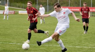 Der VfL Theesen biegt`s in Hövelhof noch einmal um