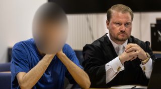 Mann zündet 17-Jährige an - Mordprozess