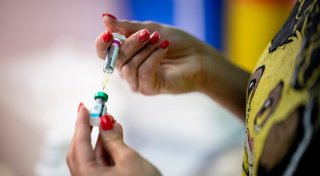 Keuchhusten-Impfung: Auch Erwachsene brauchen Auffrischung