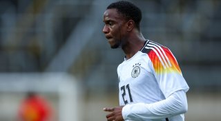 Paderborner Trio steht in der Startelf der deutschen U20 und feiert 1:0-Sieg