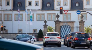 Vorgehen unklar: Politik diskutiert Verkehrskonzept in Schloß Neuhaus