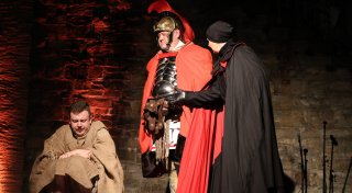 Martinsspiel in Paderborn: Tradition zieht Hunderte Besucher an