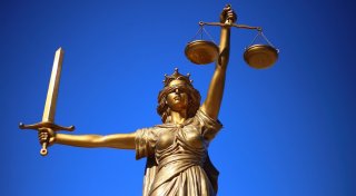 Elke D. klagt gegen Kreis Lippe: Streit um Schadenersatz geht weiter