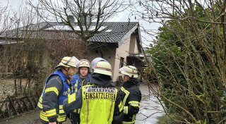 Bielefelder Rettungskräfte bekämpfen Küchenbrand