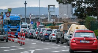 Immer längere Wartezeiten: „Service Stopps“ nach Unfall in Bielefelder Wertstoffhof