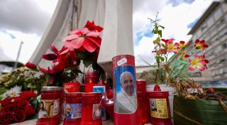 Papst verbringt in Klinik ruhige zweite Nacht