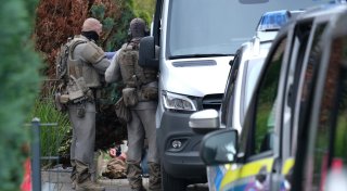 Neue Details: Mann im Kreis Gütersloh rastet aus und sticht auf Polizisten ein