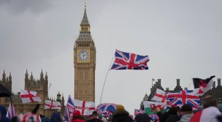 Rechte Großdemo in London: Zusammenstöße mit Polizei