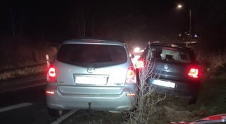 Glätteunfälle in Bielefeld: Drei Kollisionen in gefährlicher 90-Grad-Kurve