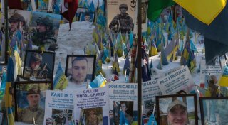 Drei Jahre Krieg: Ukraine erhält Milliardenhilfen und kämpft