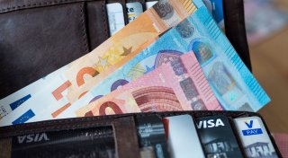 Umfrage: Kartenzahlung übertrumpft Bargeld