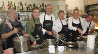 Kreative Köche erfinden im Kreis Paderborn die Blutwurst kulinarisch neu