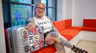 FKK-Swinger-Urlaub mit Stadtrat startet - Mimi ist dabei