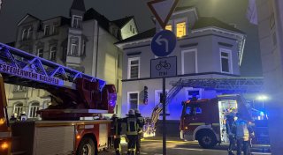 Feuer in Bielefelder Wohnhaus: Schwangere verletzt