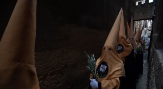 Warum vor Ostern so viele Spanier auf den Straßen sind