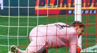 Bayerns Neuer über Patzer: «Treffe falsche Entscheidung»