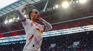 Klopp friert auf der Tribüne: Leipzig siegt dank Simons-Solo
