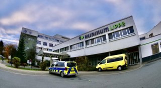 Lebenspartner von Patientin wehrt sich vor Gericht gegen Hausverbot am Klinikum Lippe