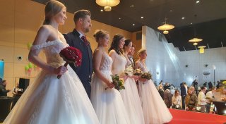 Mit der aktuellen Kollektion: Hochzeitsmesse in Höxters Stadthalle