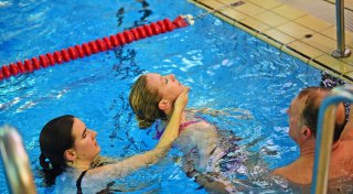 Reportage unter Wasser: So schwer sind die Prüfungen des Rettungsschwimmens