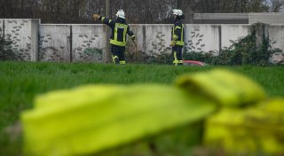 Großbrand in Bielefelder Industriehalle: Die Feuerwehr hat die Flammen gelöscht