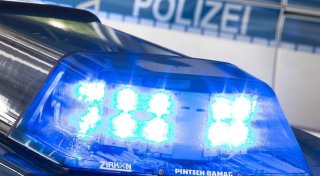 Weißer Van touchiert Bielefelder Schüler und flüchtet - Polizei sucht Zeugen