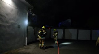 Garage in Paderborn brennt: Polizei vermutet Brandstiftung