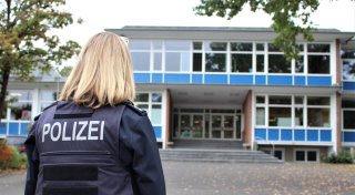 Messertaten und Schlägereien: Polizei in OWL nimmt jetzt Schulen in den Fokus