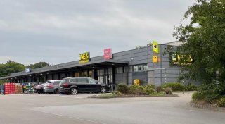 Nach Überfall mit Pistole auf Wez-Getränkemarkt in Minden: Junges Paar (26,25) sitzt in U-Haft