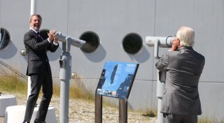 Königliche Feier für majestätisches Bauwerk