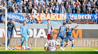 Feiertag zum Jubiläum: SC Paderborn gewinnt das Topspiel gegen Hamburg