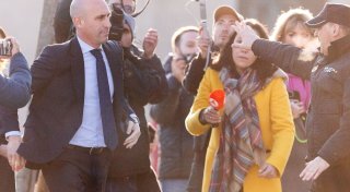 Kuss-Skandal: Lippenleser entlastet Spaniens Ex-Verbandschef