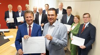Zukunft der TH OWL: Unterschriftenlisten im Kreis Höxter, Sparzwang in Düsseldorf