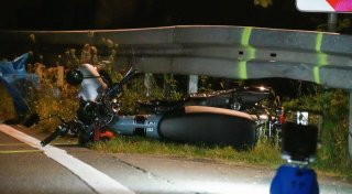 Weiter in Lebensgefahr: Motorradfahrer im Bielefelder Norden schwer verletzt