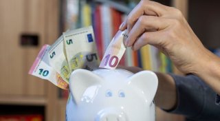 DZ Bank: Scheu vor Aktien kostet Sparer Hunderte Milliarden