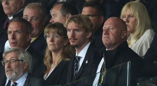 Mit Schlips und Anzug: Woltemade als Tribünengast in Leeds