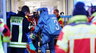 Großaufgebot der Feuerwehr im Einsatz: Chlorgas-Austritt am Klinikum in Minden