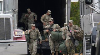 Soldaten der Nationalgarde aus Texas in Illinois angekommen