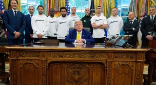 Mit Juve-Team im Rücken: Trump beantwortet Fragen zu Krieg