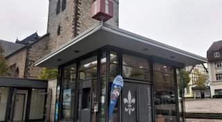 Tourist-Info in Warburg verlässt den Pavillon am Marktplatz