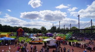 Ferienfinale in NRW: So feiert Radio Hochstift im Ahorn-Sportpark in Paderborn