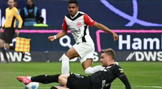 Götze trifft: Frankfurt gewinnt in Überzahl gegen Stuttgart